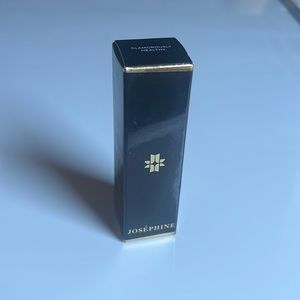 Joséphine Cosmetics: Lip/Power- The Bold Liquid Lipstick- TIPHAINE